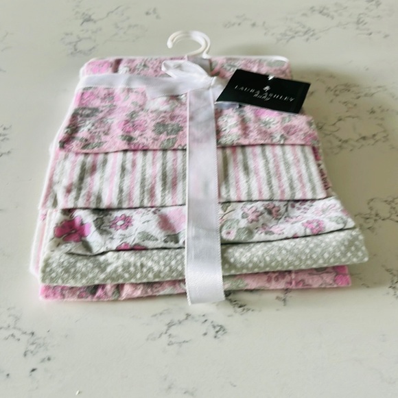 Laura Ashley 4 pack baby receiving blankets - Picture 5 of 10